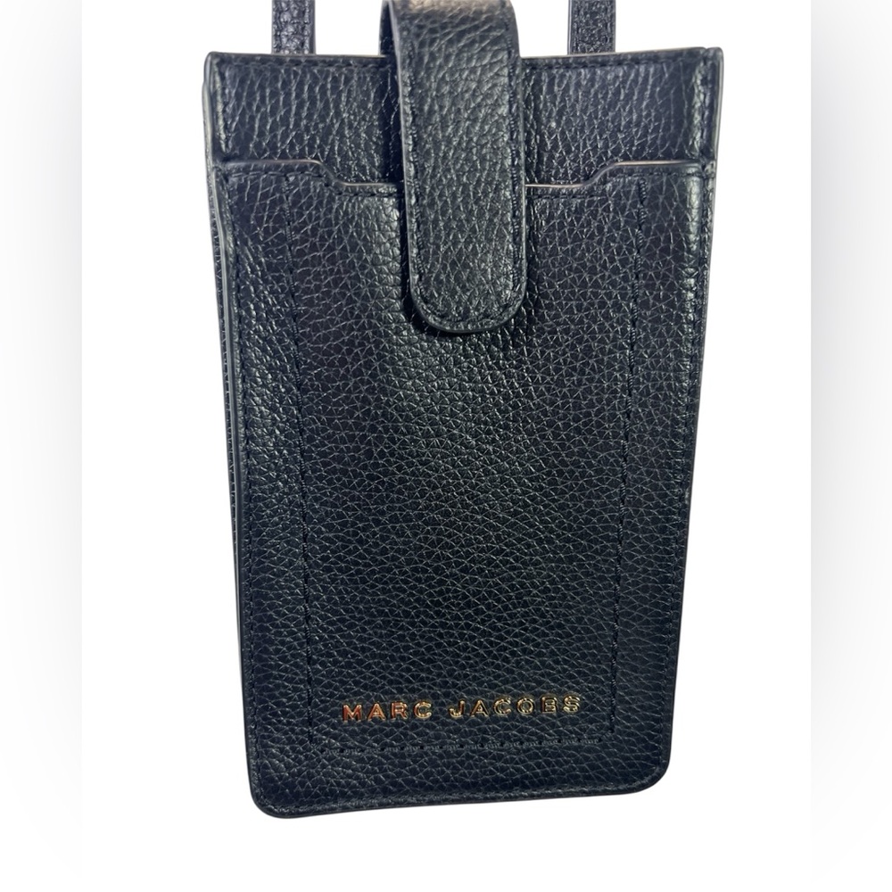 Marc Jacobs The Groove Leather Crossbody Phone Case, Black Color